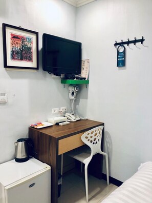 Premium bedding, desk, free WiFi, bed sheets - Lai Chi Te Hotel Tainan (Tainan)