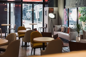 Coffee shop