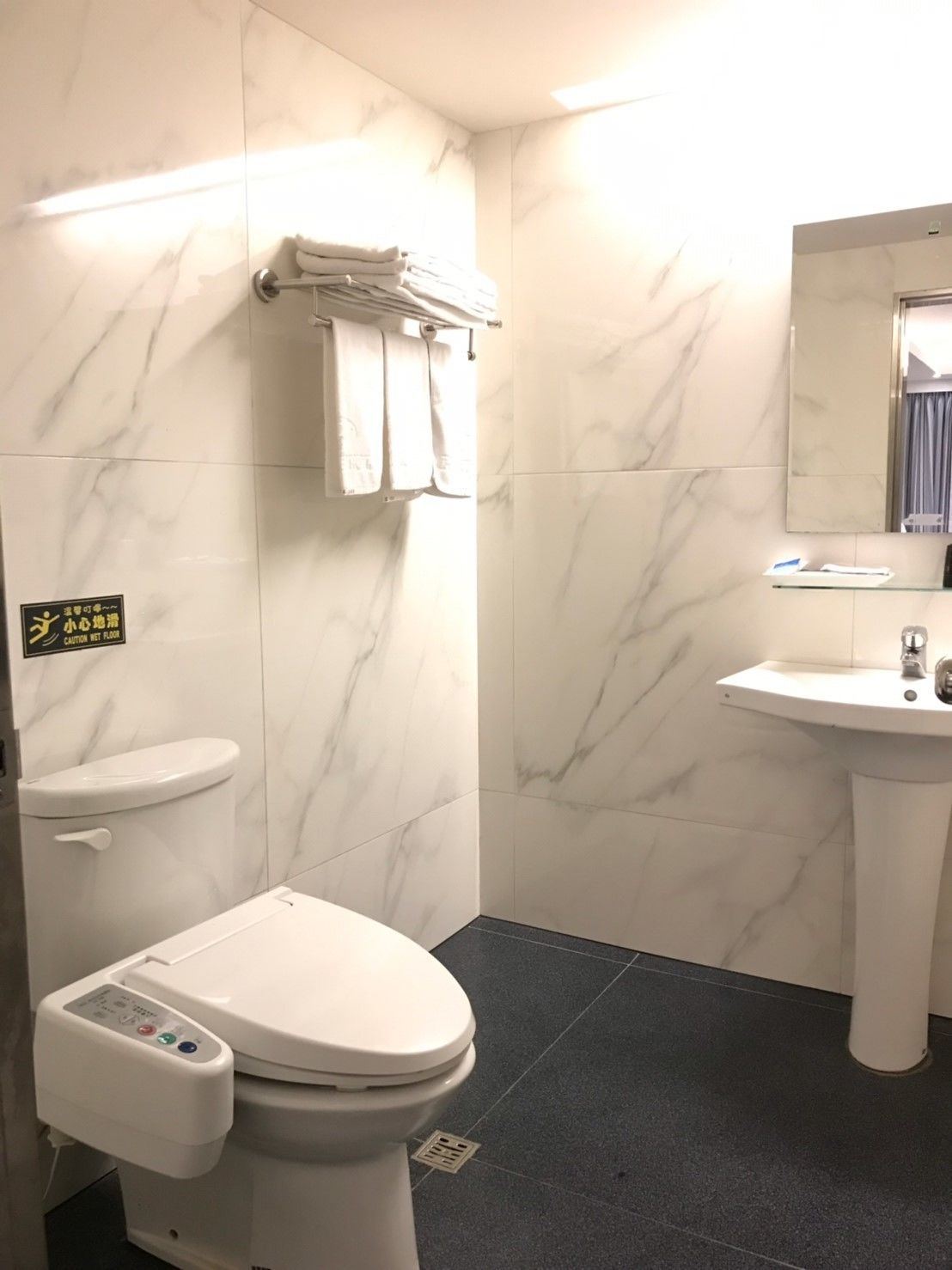 combined shower/bathtub, deep-soaking bathtub, rainfall showerhead