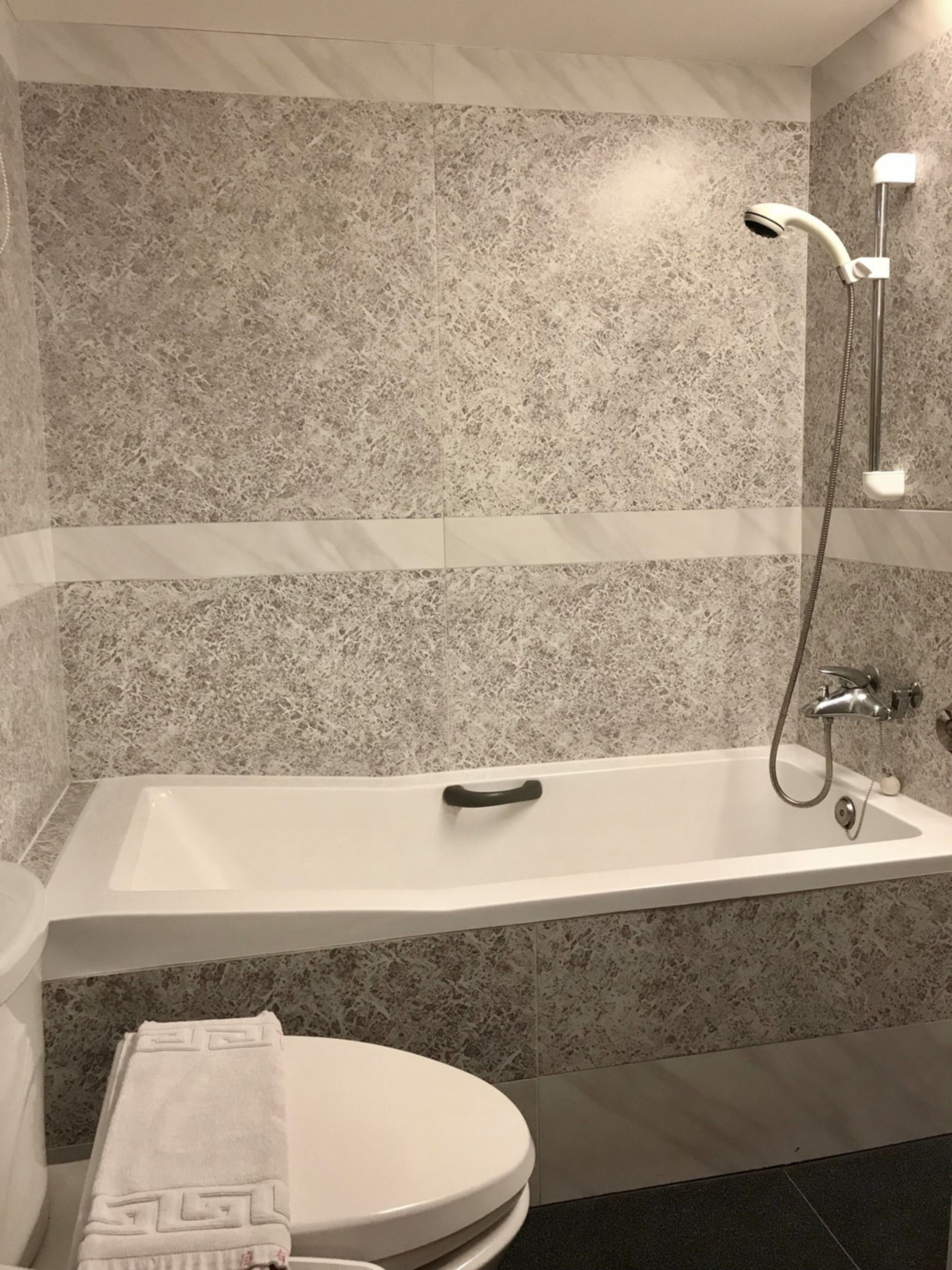 combined shower/bathtub, deep-soaking bathtub, rainfall showerhead