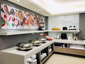 Colazione a buffet, servita tutte le mattine (250 TWD a persona) 