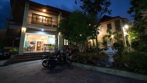 A two-story building with a ground-floor shop and a balcony on the upper floor. - Buathong Place (Koh Samui)