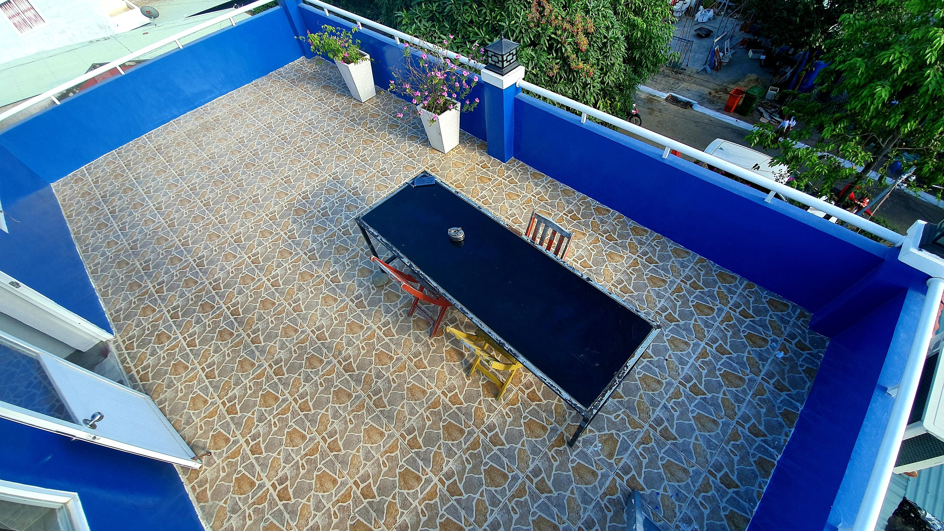 Neljän hengen panoraamahuone | Minibaari (osa tuotteista ilmaisia), työpöytä, pimennysverhot