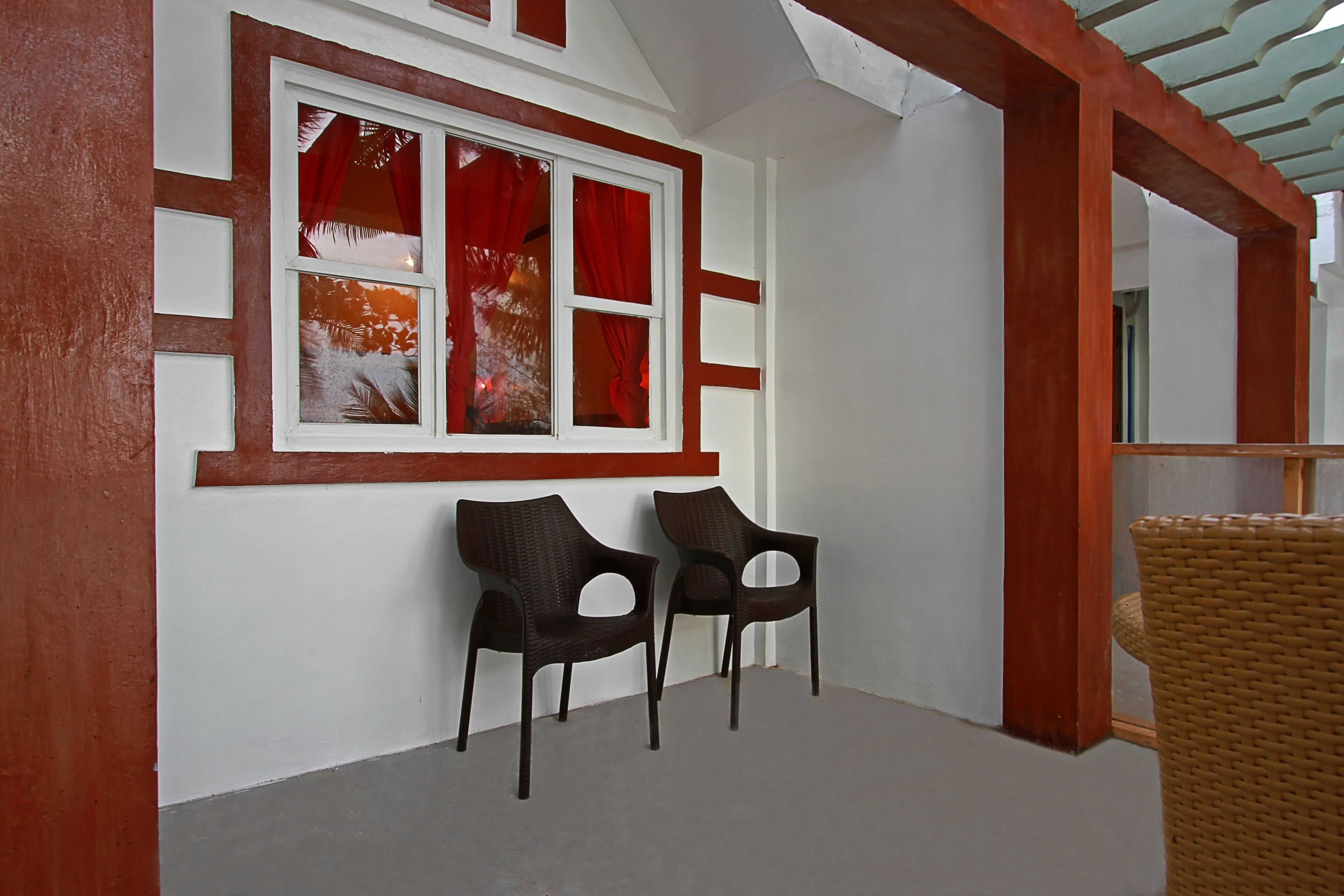 super deluxe seaview | balcony