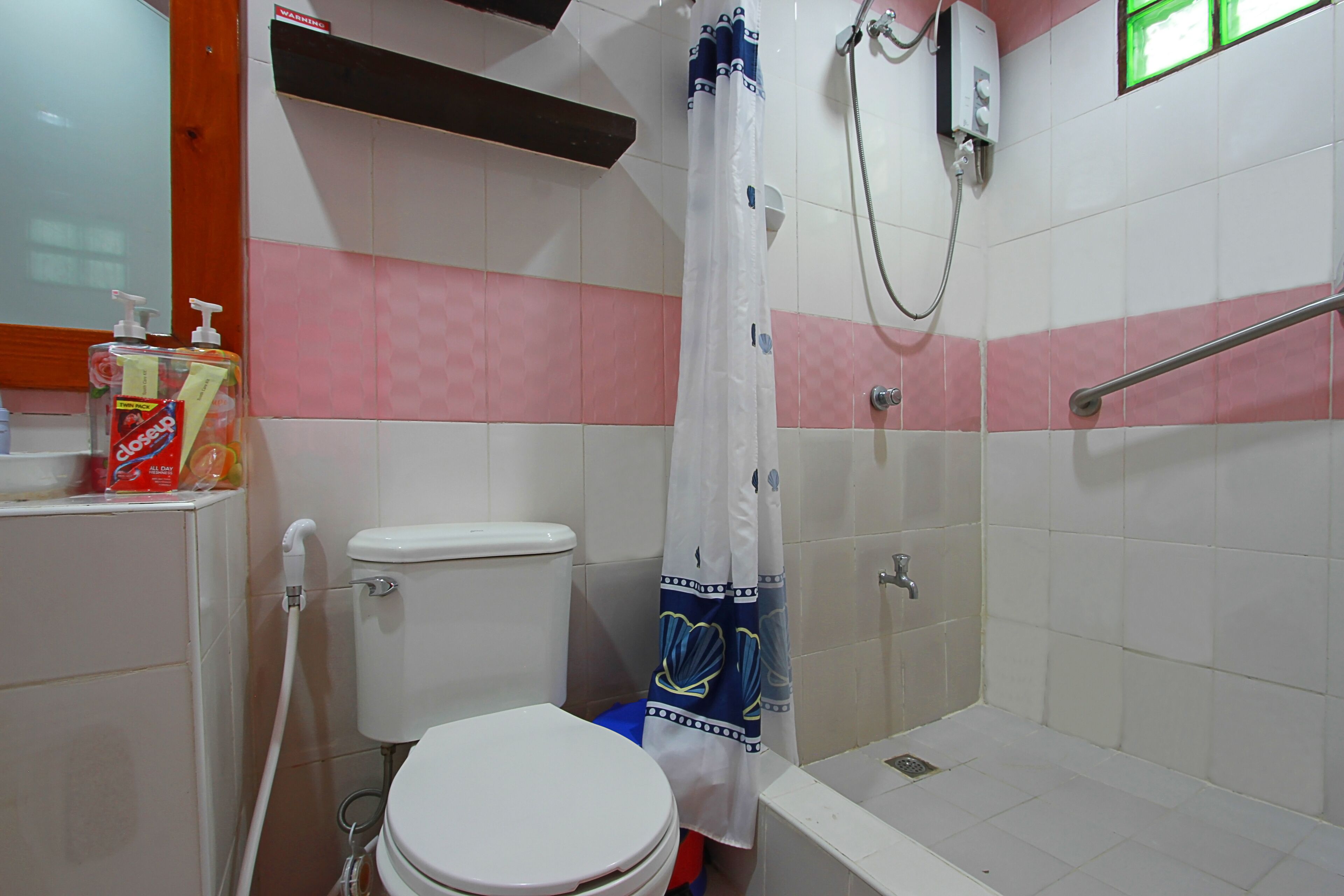 standard room | bathroom | shower, free toiletries, hair dryer, bidet