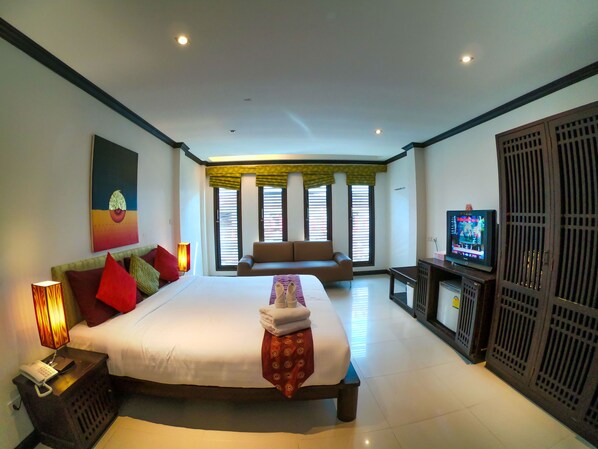 Deluxe Double Room with City View