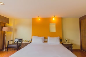 Executive Room | Peralatan tempat tidur hipoalergenik, langsir/tirai gelap terus