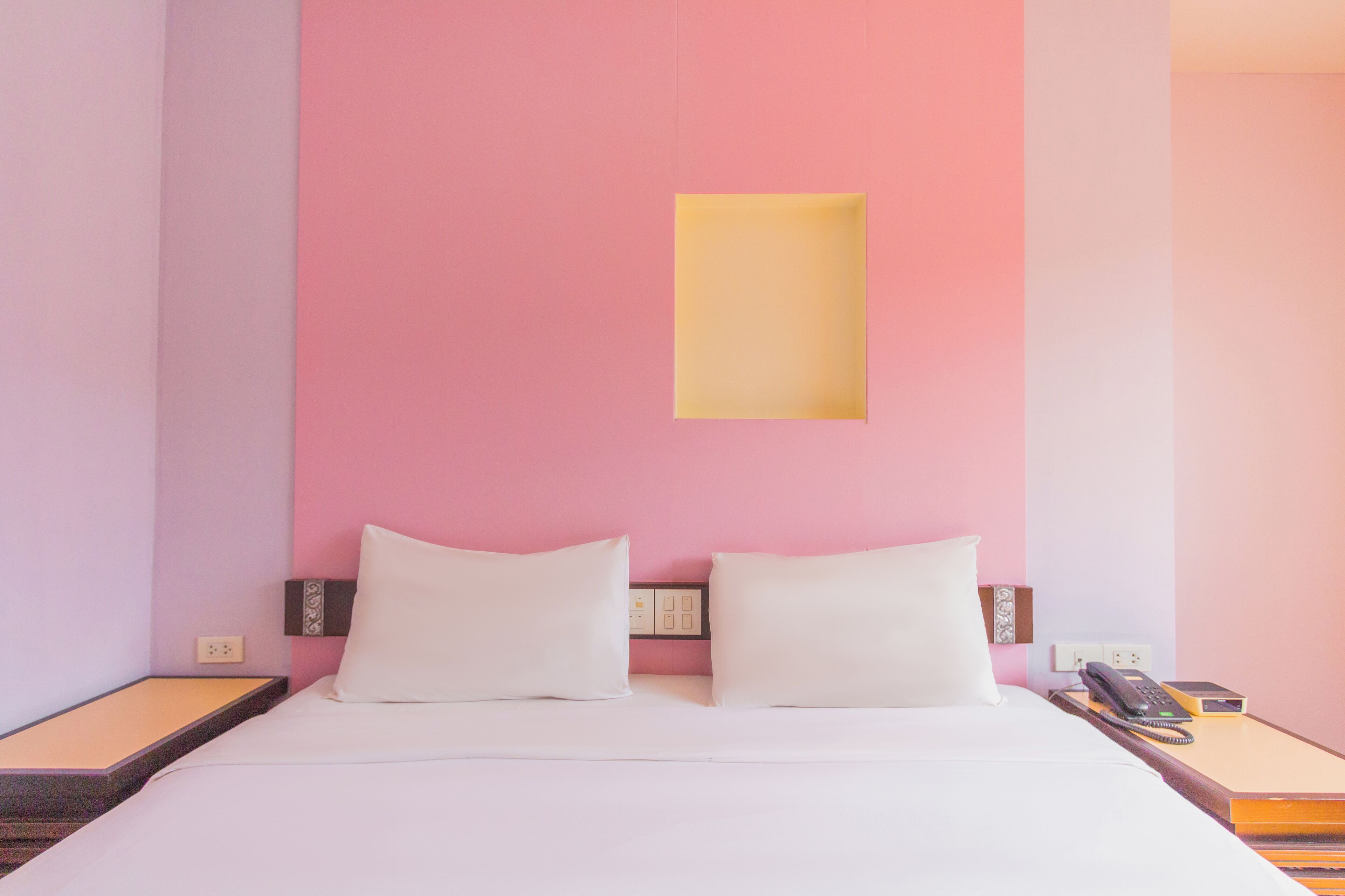 Superior King Room | เครื่องนอนป้องกันสารก่อภูมิแพ้, ผ้าม่านกันแสง, Wi-Fi ฟรี, ผ้าปูที่นอน