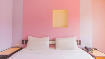 Superior King Room | Seprai antialergi, tirai kedap cahaya, Wi-Fi gratis, dan seprai linen