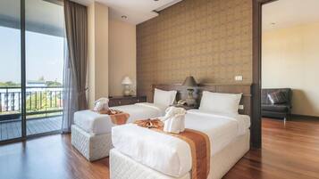 In-room safe, desk, blackout curtains, free WiFi