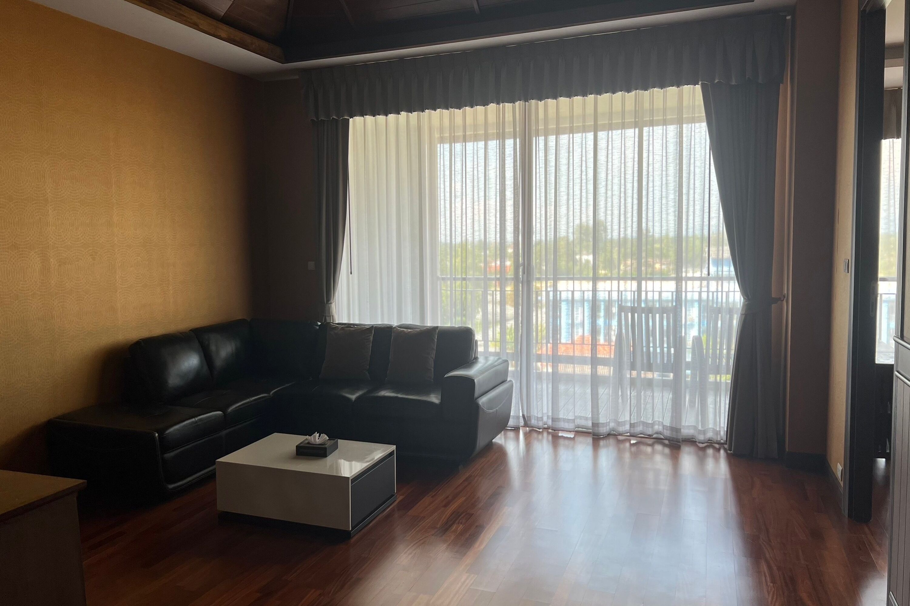 Executive Suite | Living area