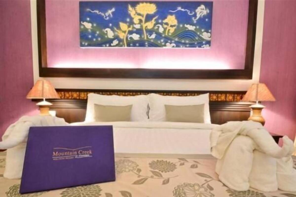 Minibar, in-room safe, desk, blackout curtains