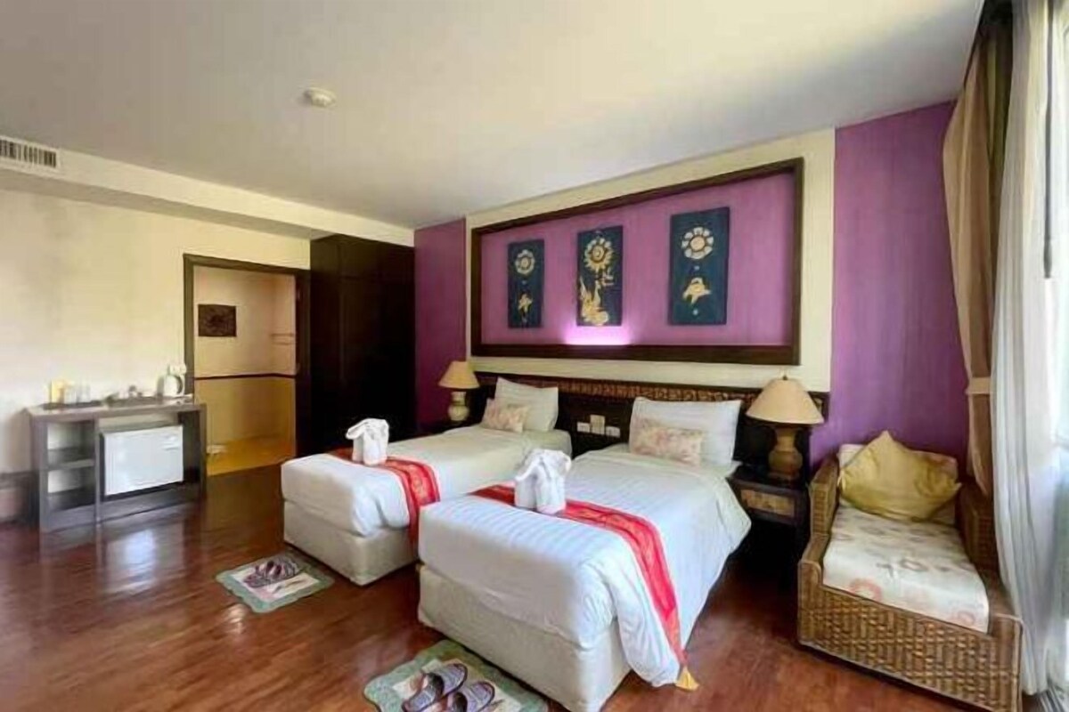 Minibar, in-room safe, desk, blackout curtains