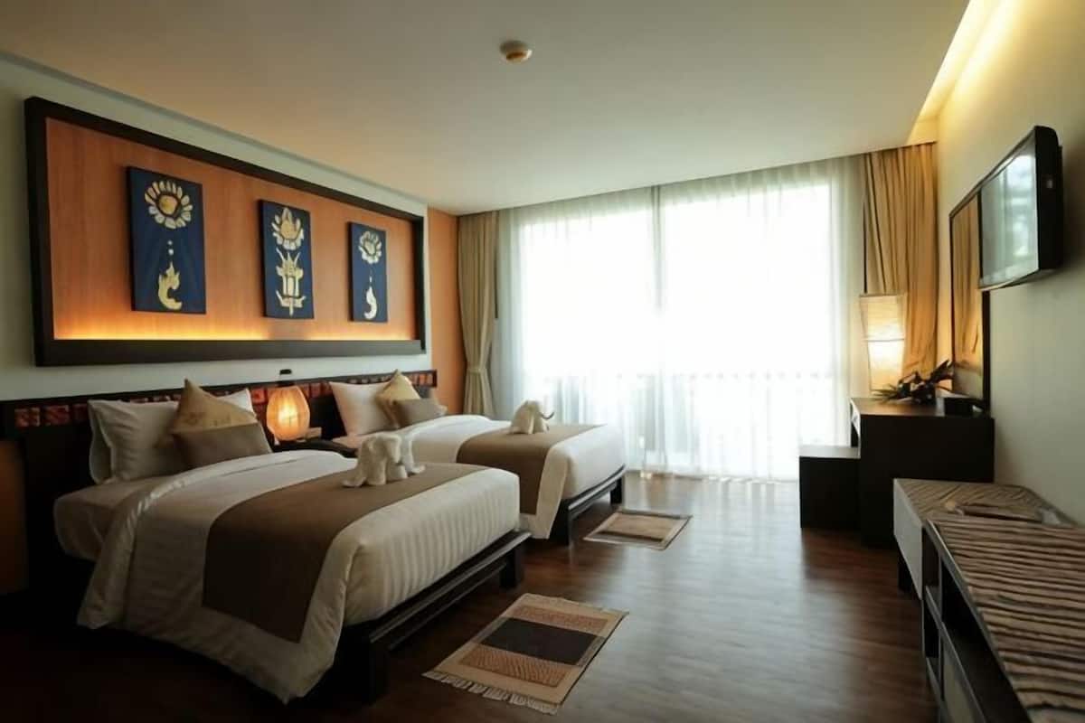 Minibar, in-room safe, individually furnished, desk