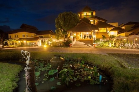 Front of property - evening/night