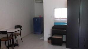 Camera Superior | Area soggiorno | TV 21 pollici con canali via cavo