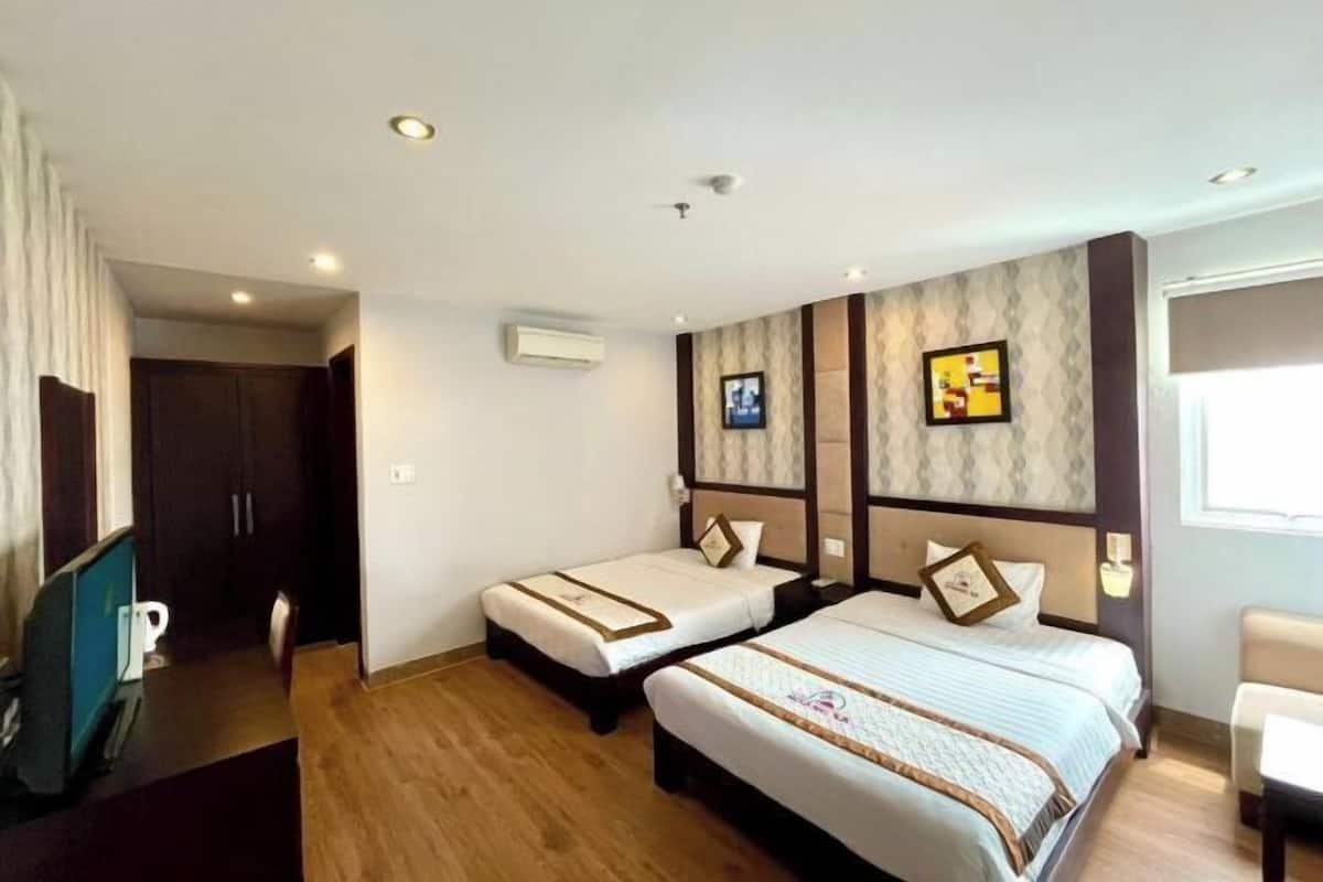 Couette en duvet, lit avec matelas en mousse à mémoire, minibar, bureau