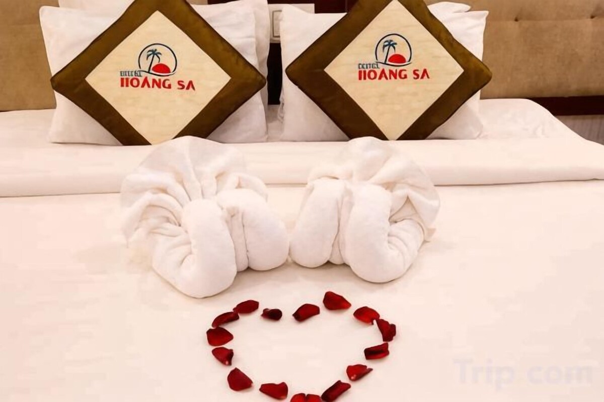 Copriletto in piuma, materassi in memory foam, minibar, una scrivania