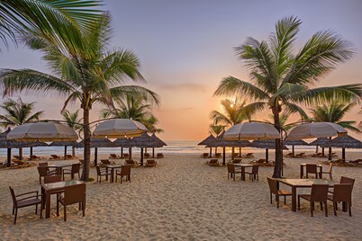 Holiday Beach Hotel Danang