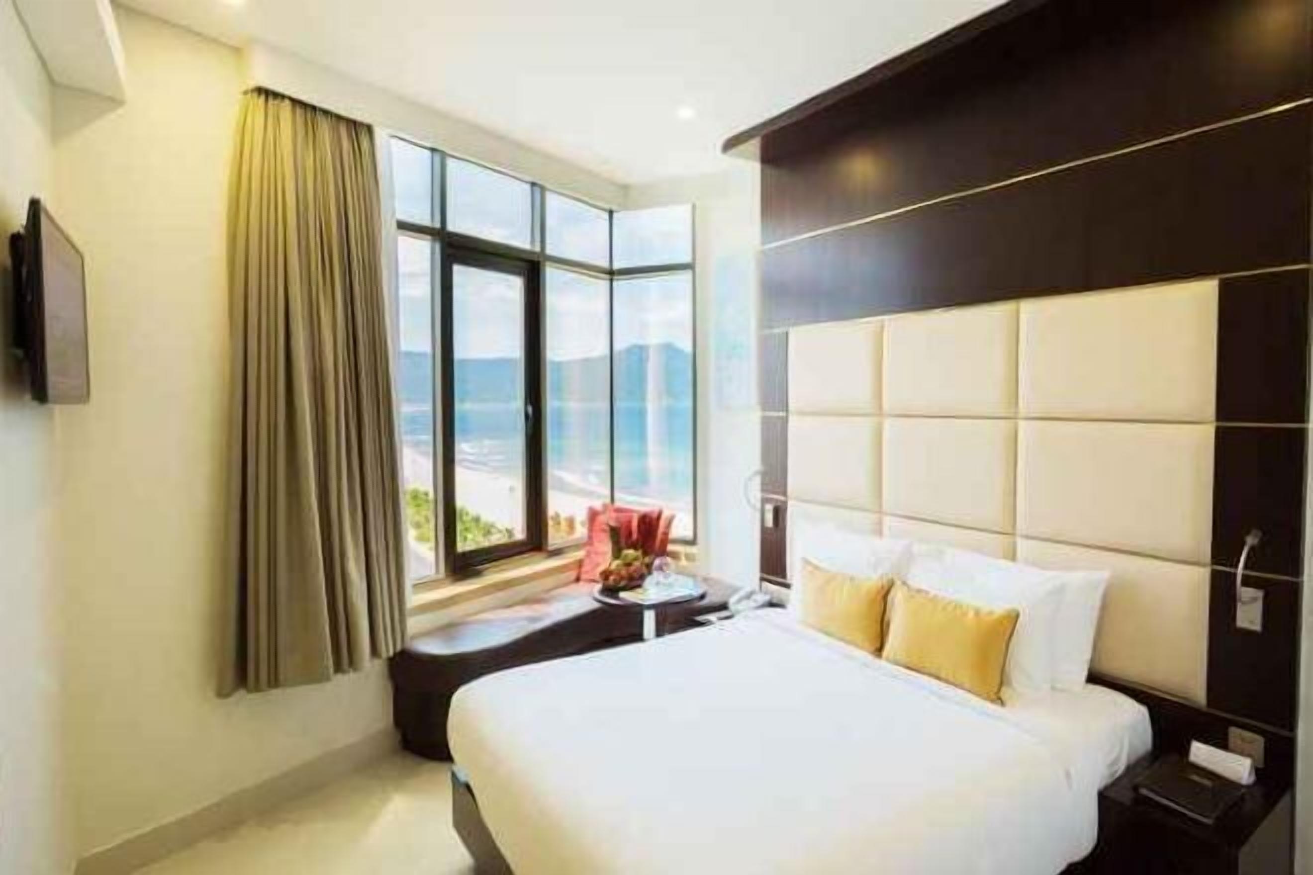 1 bedroom, minibar, in-room safe, individually furnished