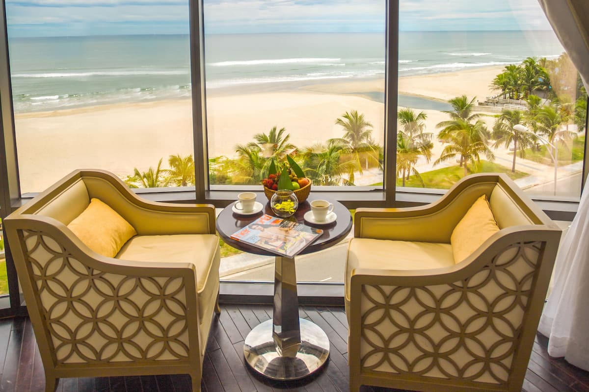 Junior Suite, 1 Double Bed, Bathtub, Ocean View | Living area