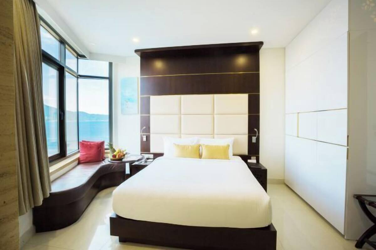 1 bedroom, minibar, in-room safe, individually furnished