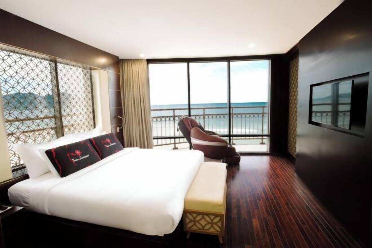 1 bedroom, minibar, in-room safe, individually furnished