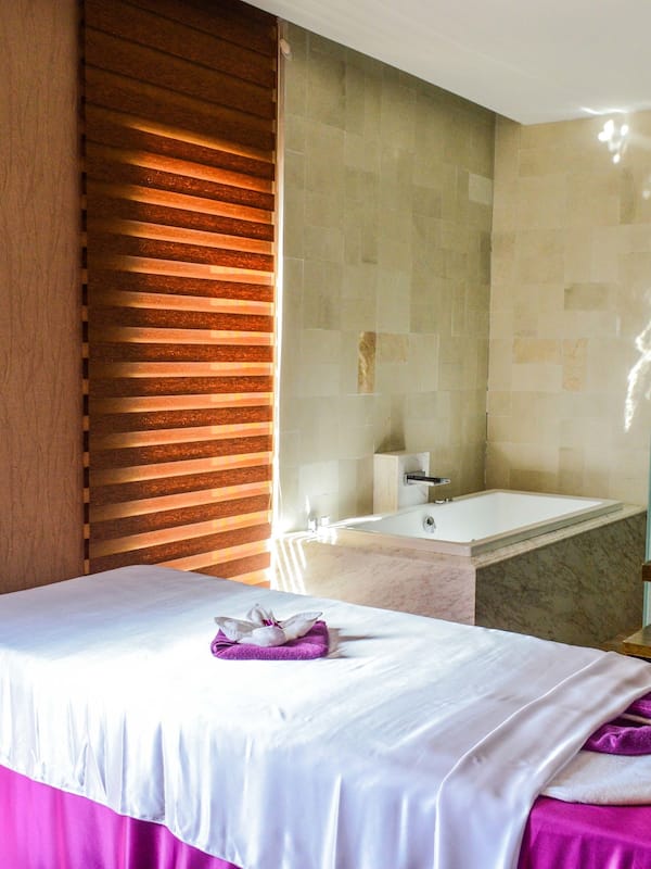 Sauna, bilik wap, rawatan badan, aromaterapi, urut tuaman batu