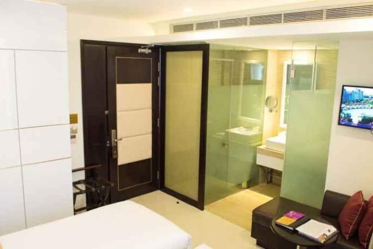 1 soverom, minibar, safe på rommet og individuelt innredet