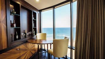 Executive Suite, 1 Double Bed, Balcony, Ocean View | Beach/ocean view