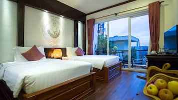 Minibar, in-room safe, individually decorated, individually furnished