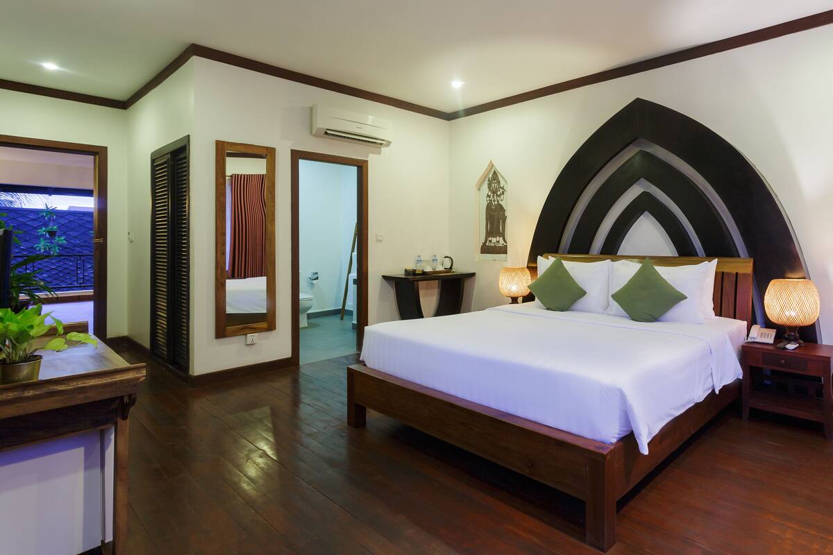 Minibar, in-room safe, individually decorated, individually furnished