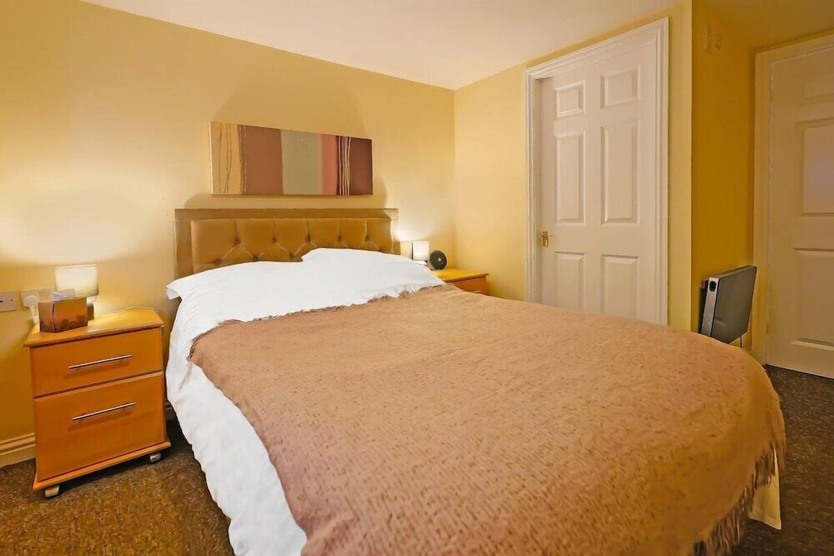 Desk, iron/ironing board (on request), free WiFi, bed sheets