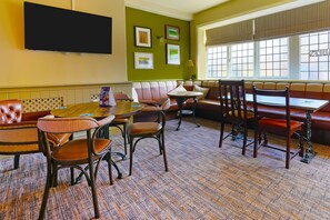 Lobby - OYO The White Horse, Ripon North Yorkshire (Ripon)