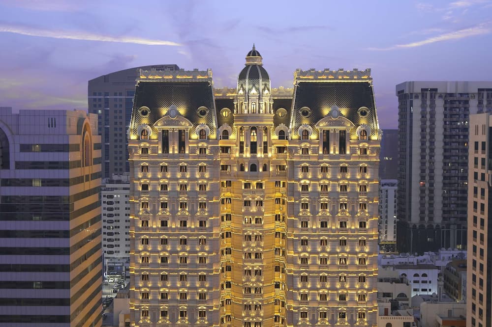 Royal Rose Hotel Abu Dhabi, Curio Collection by Hilton