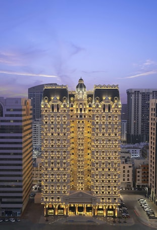Extérieur. Royal Rose Hotel Abu Dhabi, Curio Collection by Hilton