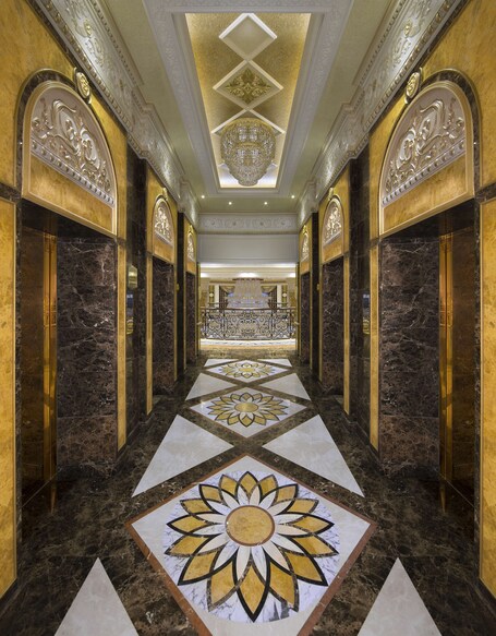 Royal Rose Abu Dhabi, a Curio by Hilton Affiliated Hotel - Image 3
