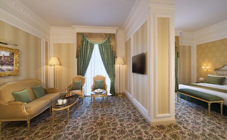 Royal Rose Abu Dhabi, a Curio by Hilton Affiliated Hotel - Image 8