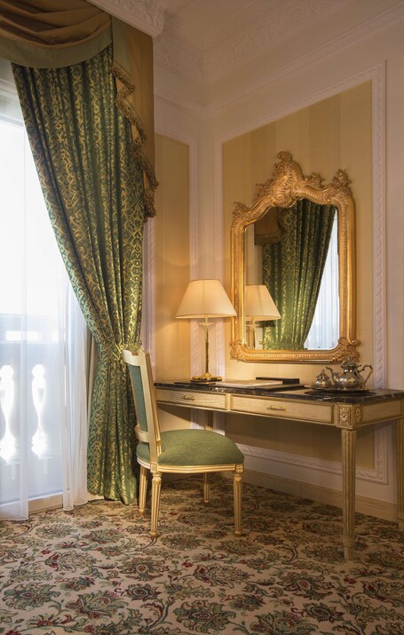 Royal Rose Abu Dhabi, a Curio by Hilton Affiliated Hotel - Image 9