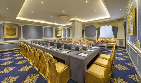 Royal Rose Abu Dhabi, a Curio by Hilton Affiliated Hotel - Image 25