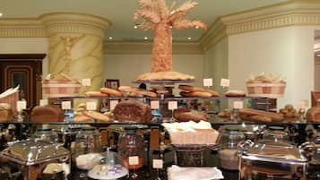 Café da manhã com buffet todos os dias mediante uma taxa