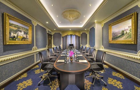 Royal Rose Abu Dhabi, a Curio by Hilton Affiliated Hotel - Image 35