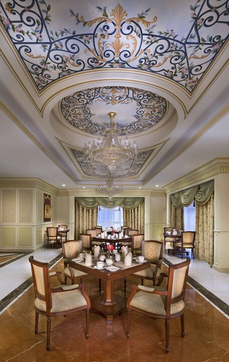 Royal Rose Abu Dhabi, a Curio by Hilton Affiliated Hotel - Image 29