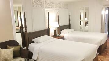 Water Lilly Twins bed | In-room safe, desk, laptop workspace, free WiFi