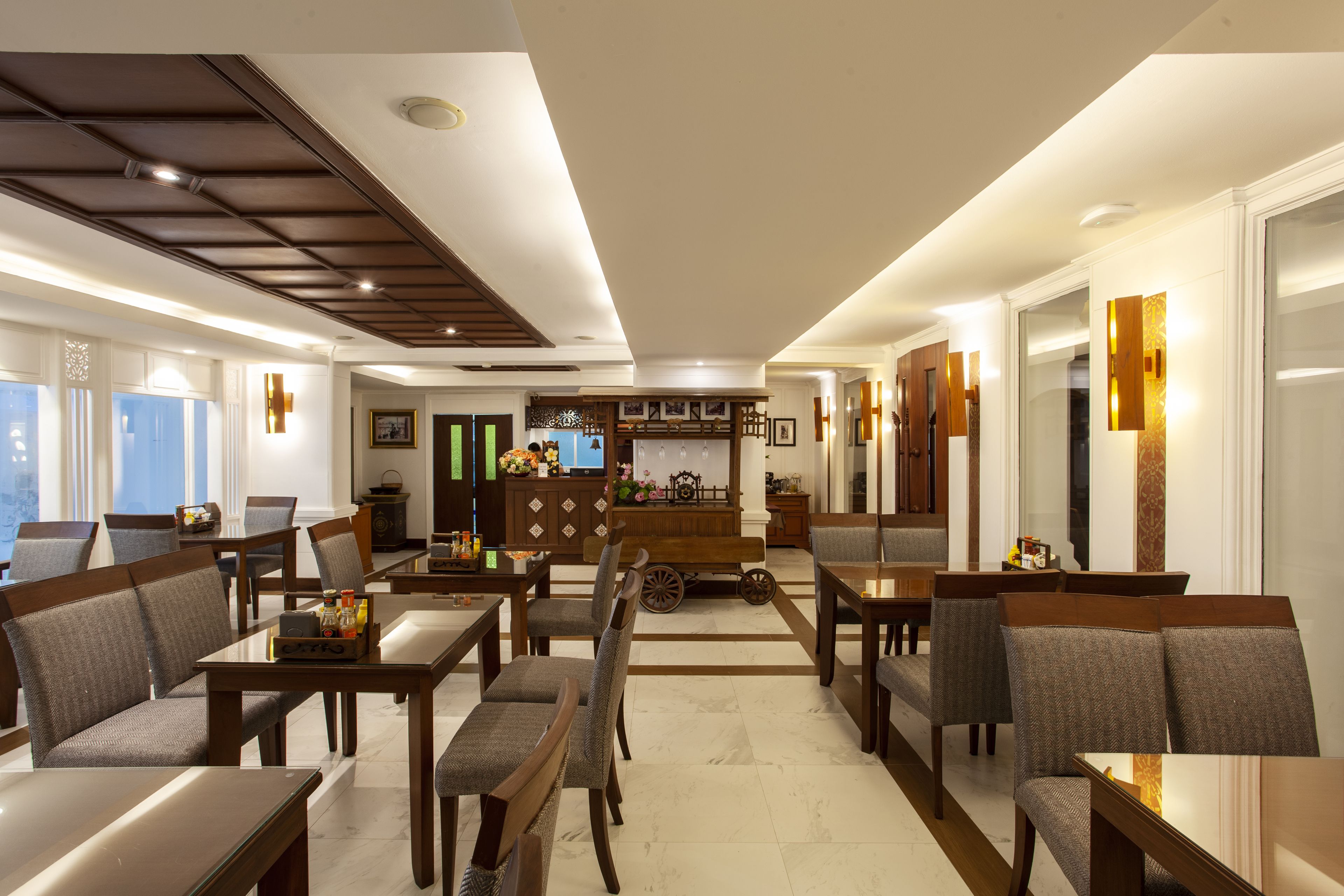 breakfast and lunch served