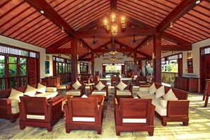 Lobby sitting area - Legacy Hoi An Resort (Da Nang)