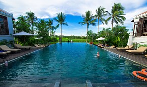 2 outdoor pools, pool umbrellas, sun loungers - Legacy Hoi An Resort (Da Nang)