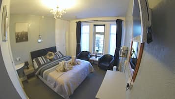 Habitación Deluxe doble, baño privado | 1 dormitorio