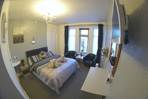 Deluxe Double Room, Ensuite - The Eastleigh (Skegness)