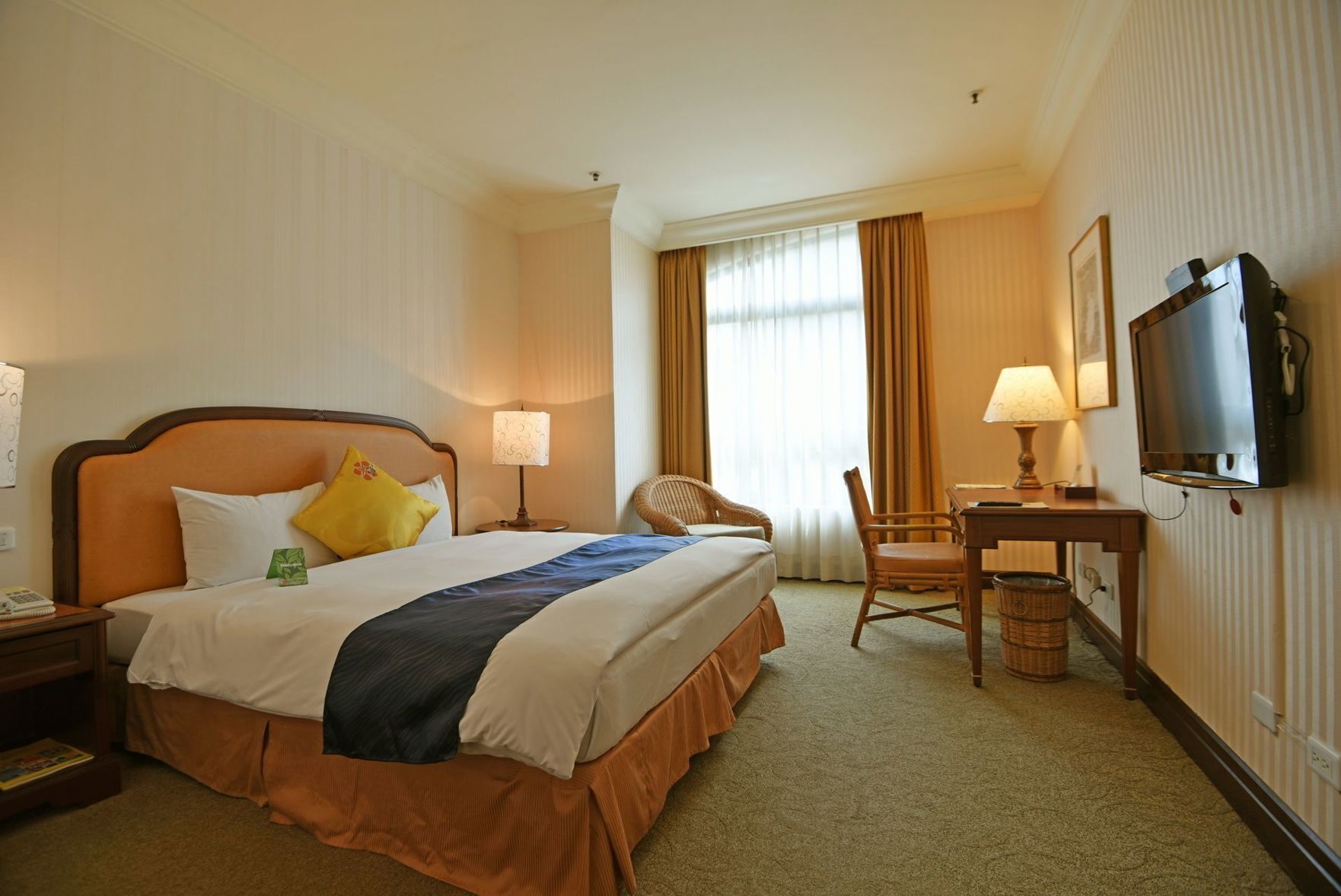 Free minibar, in-room safe, desk, laptop workspace